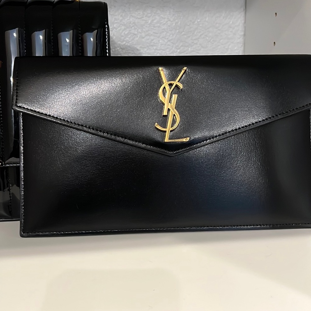 Brand New Never Worn with Tag attached to dust bag. Comes with box and dust bag